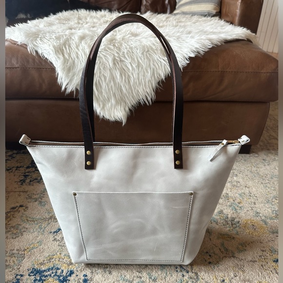 Portland Leather Handbags - NEW 🦄 Portland Leather Beluga Large Zip Tote 🦄